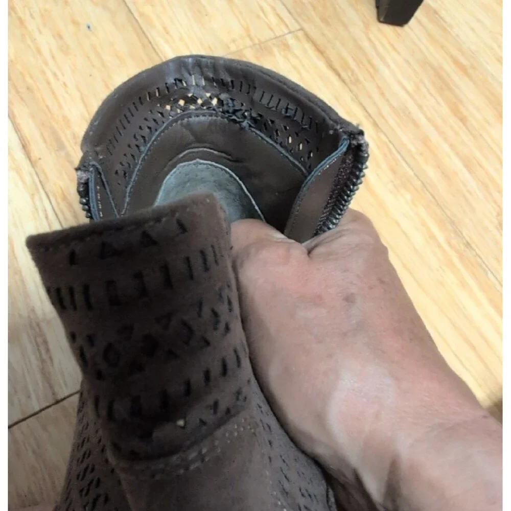 American Rag Abby Cut Out Ankle Booties Dark Brown - Side Zip Low Heel Sz 9.5